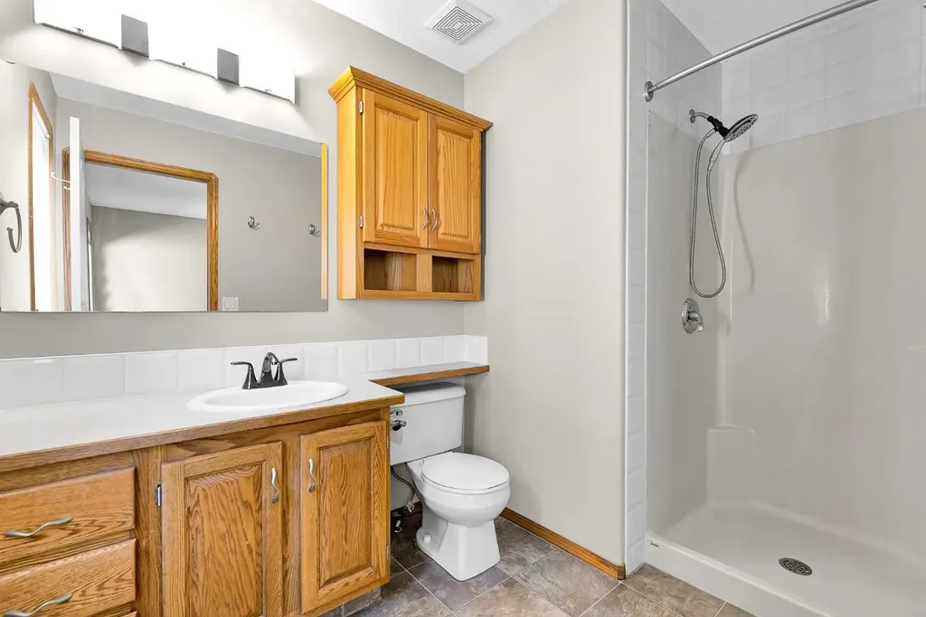 95 Cambridge Glen Drive Strathmore AB T1P 1W1