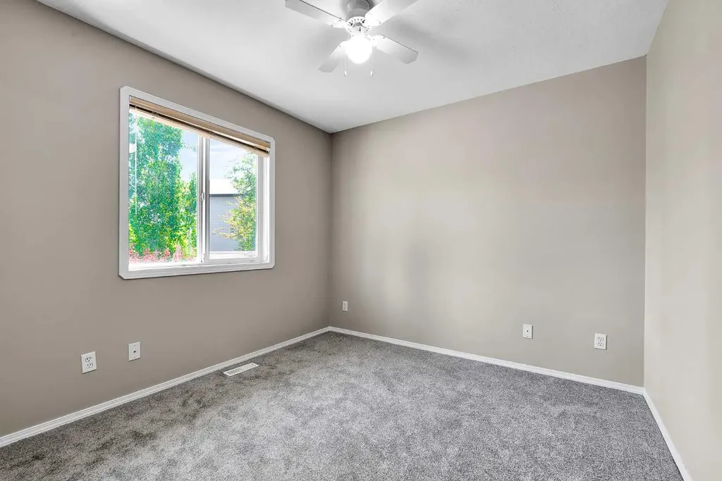 95 Cambridge Glen Drive Strathmore AB T1P 1W1
