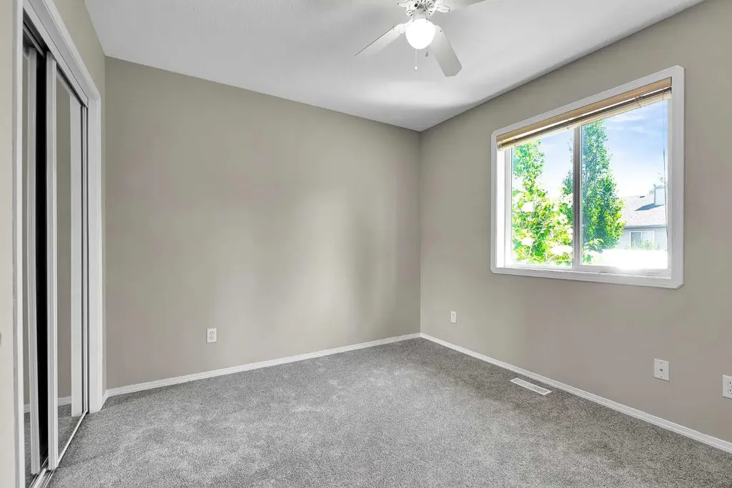 95 Cambridge Glen Drive Strathmore AB T1P 1W1
