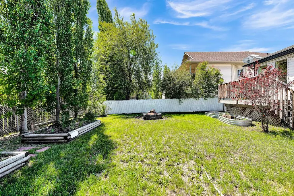 95 Cambridge Glen Drive Strathmore AB T1P 1W1