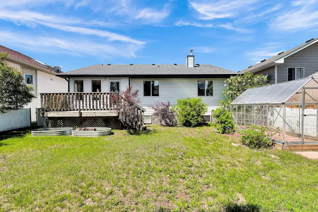 95 Cambridge Glen Drive Strathmore AB T1P 1W1