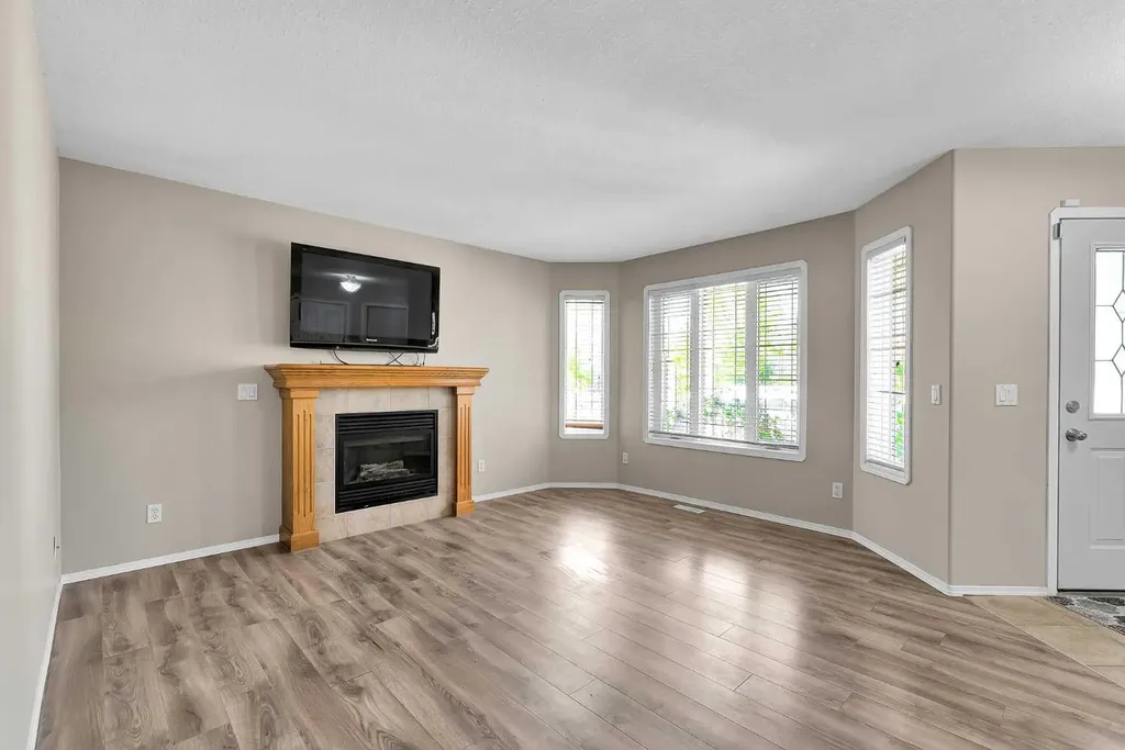 95 Cambridge Glen Drive Strathmore AB T1P 1W1
