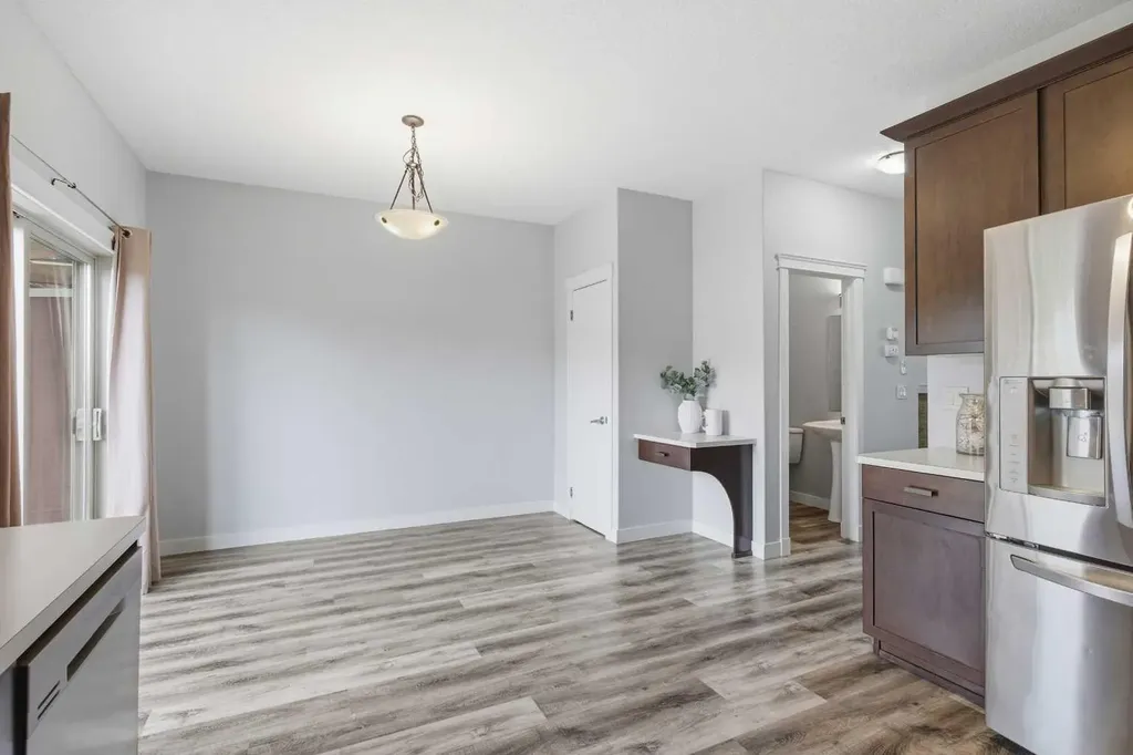 2120 21 Avenue Didsbury AB T0M 0W0