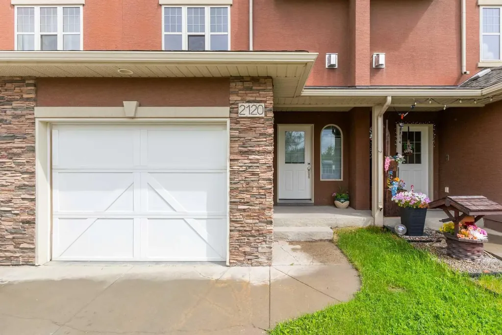 2120 21 Avenue Didsbury AB T0M 0W0