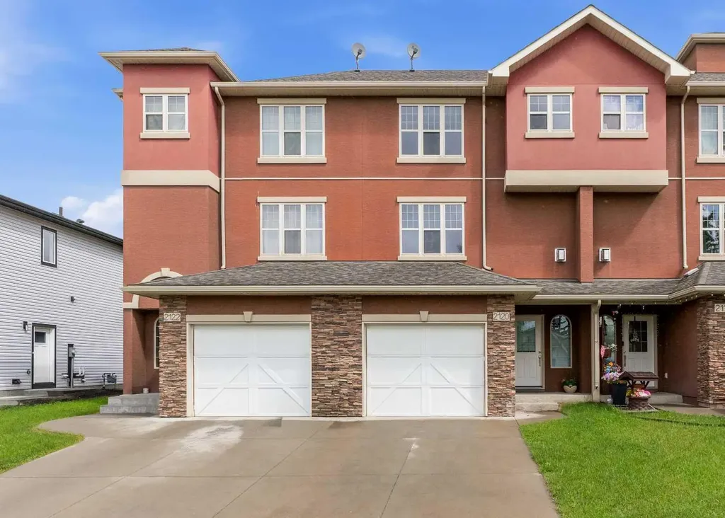 2120 21 Avenue Didsbury AB T0M 0W0