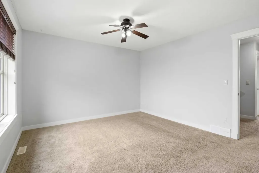 2120 21 Avenue Didsbury AB T0M 0W0