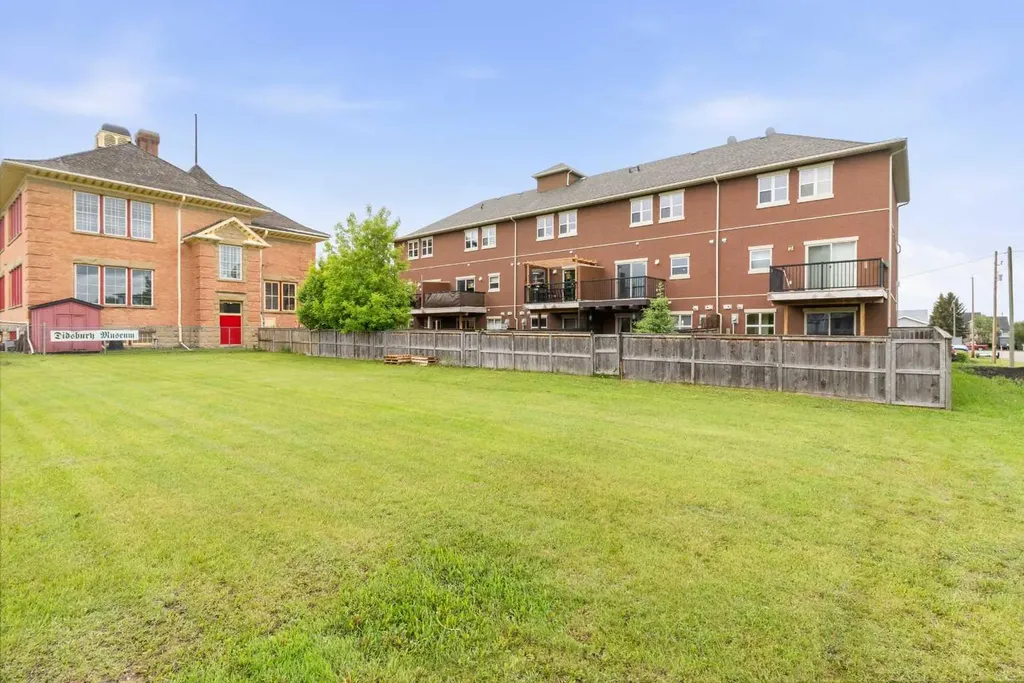 2120 21 Avenue Didsbury AB T0M 0W0