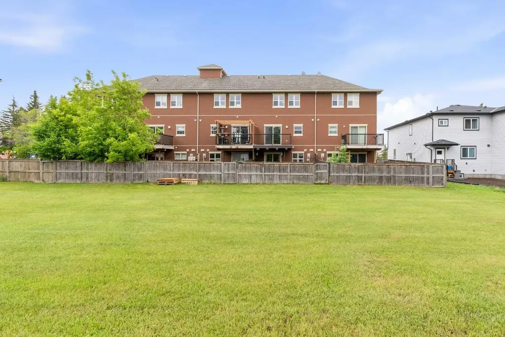 2120 21 Avenue Didsbury AB T0M 0W0
