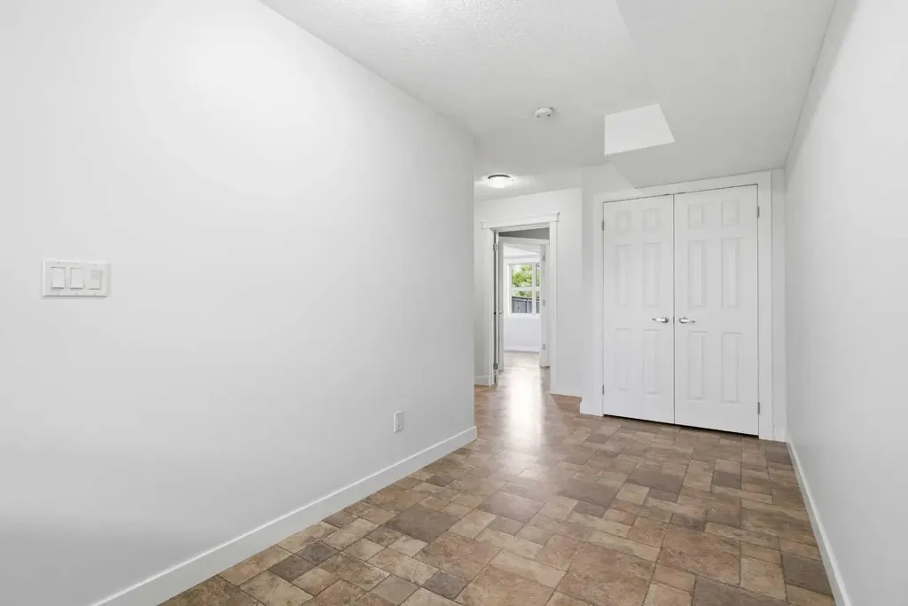 2120 21 Avenue Didsbury AB T0M 0W0