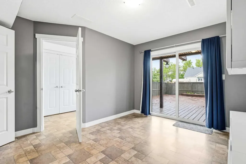 2120 21 Avenue Didsbury AB T0M 0W0