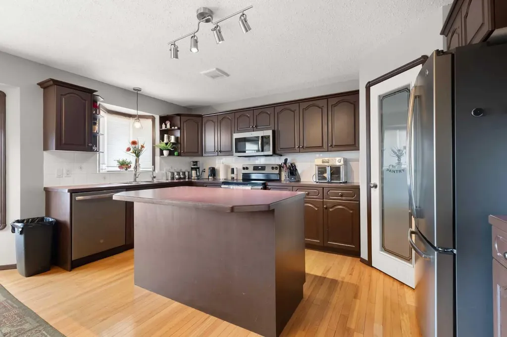 6220A Township Road 121a Rural Cypress County AB T1A 7G8