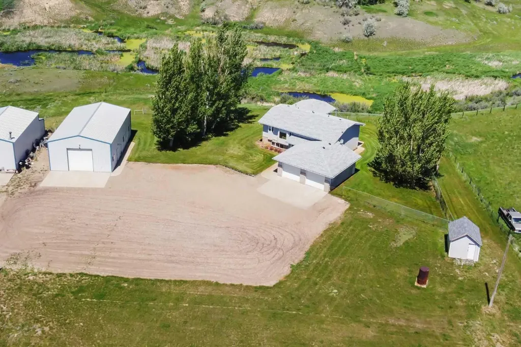 6220A Township Road 121a Rural Cypress County AB T1A 7G8