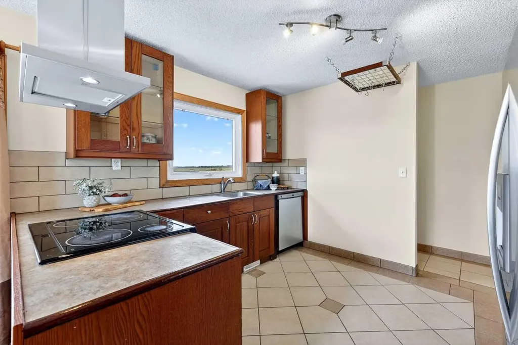232054 Range Road 243a Namaka AB T1P 0N3