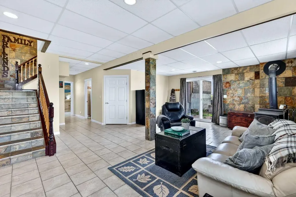 232054 Range Road 243a Namaka AB T1P 0N3