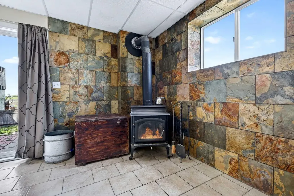 232054 Range Road 243a Namaka AB T1P 0N3