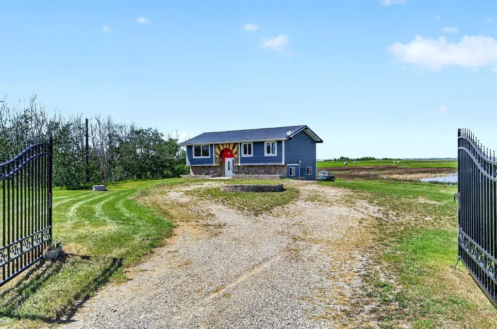232054 Range Road 243a Namaka AB T1P 0N3