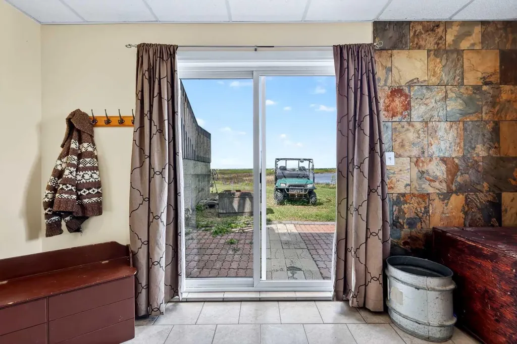 232054 Range Road 243a Namaka AB T1P 0N3