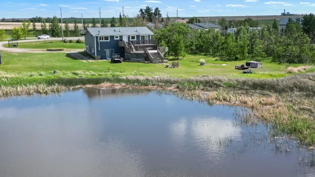 232054 Range Road 243a Namaka AB T1P 0N3