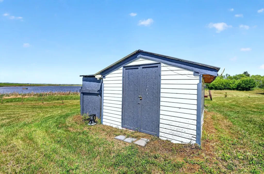 232054 Range Road 243a Namaka AB T1P 0N3