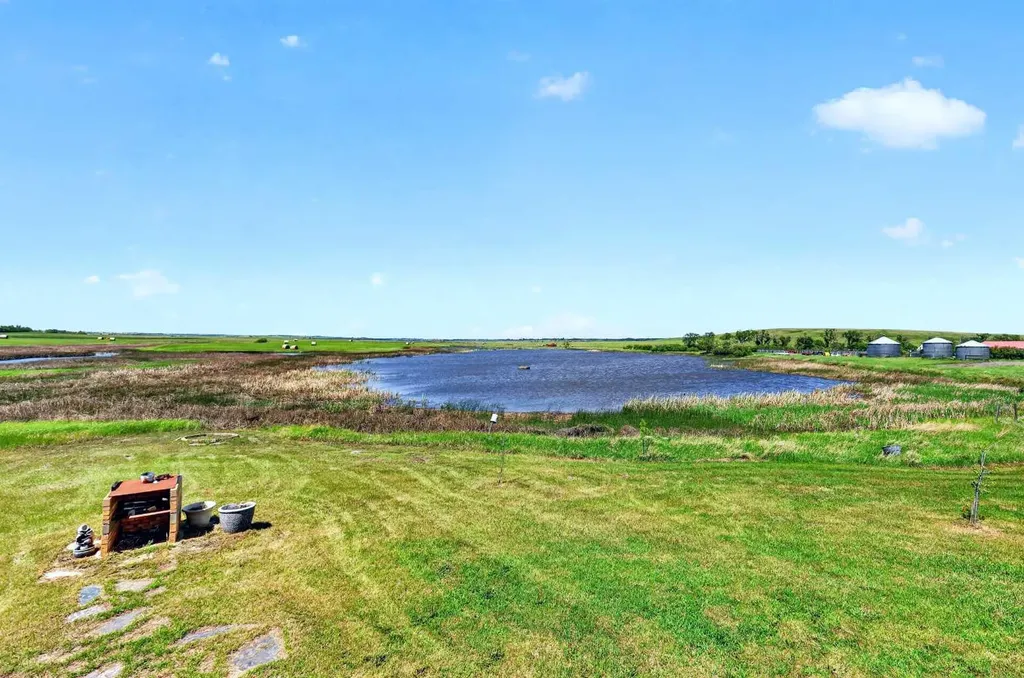 232054 Range Road 243a Namaka AB T1P 0N3