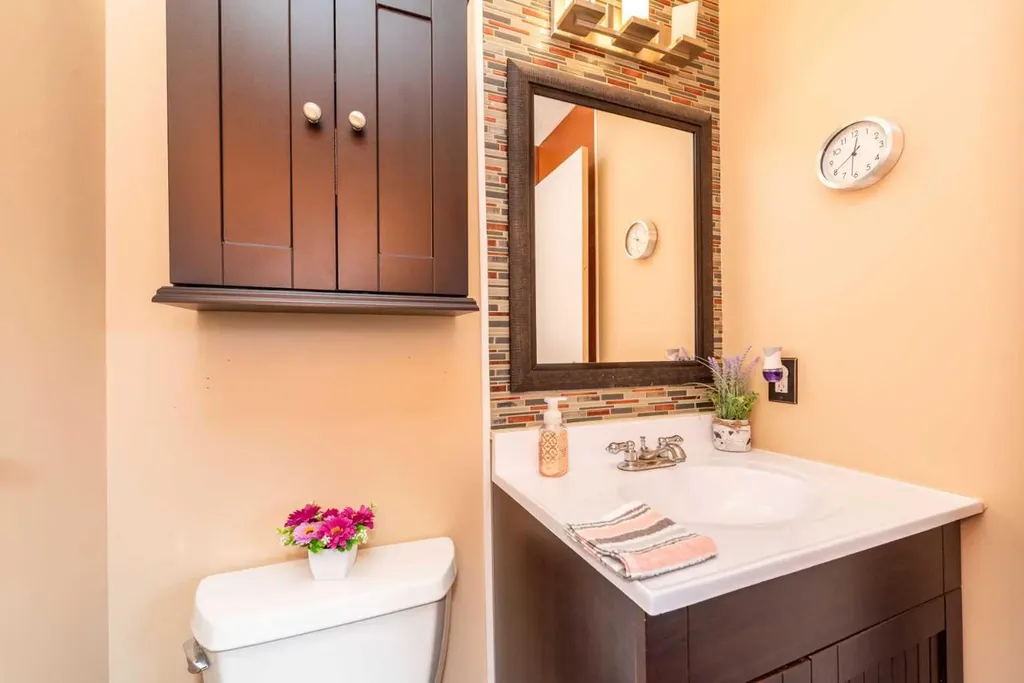 78 Queen Anne Close SE Calgary AB T2J 6E5