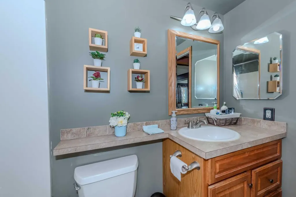 78 Queen Anne Close SE Calgary AB T2J 6E5