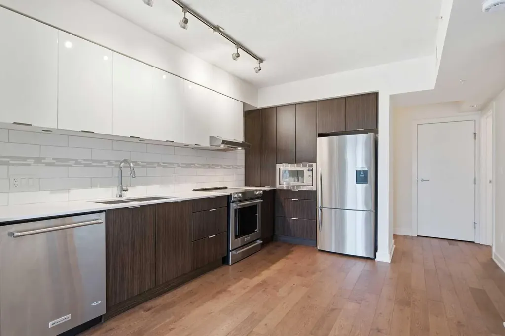 930 6 Avenue SW Calgary AB T2P 1J3