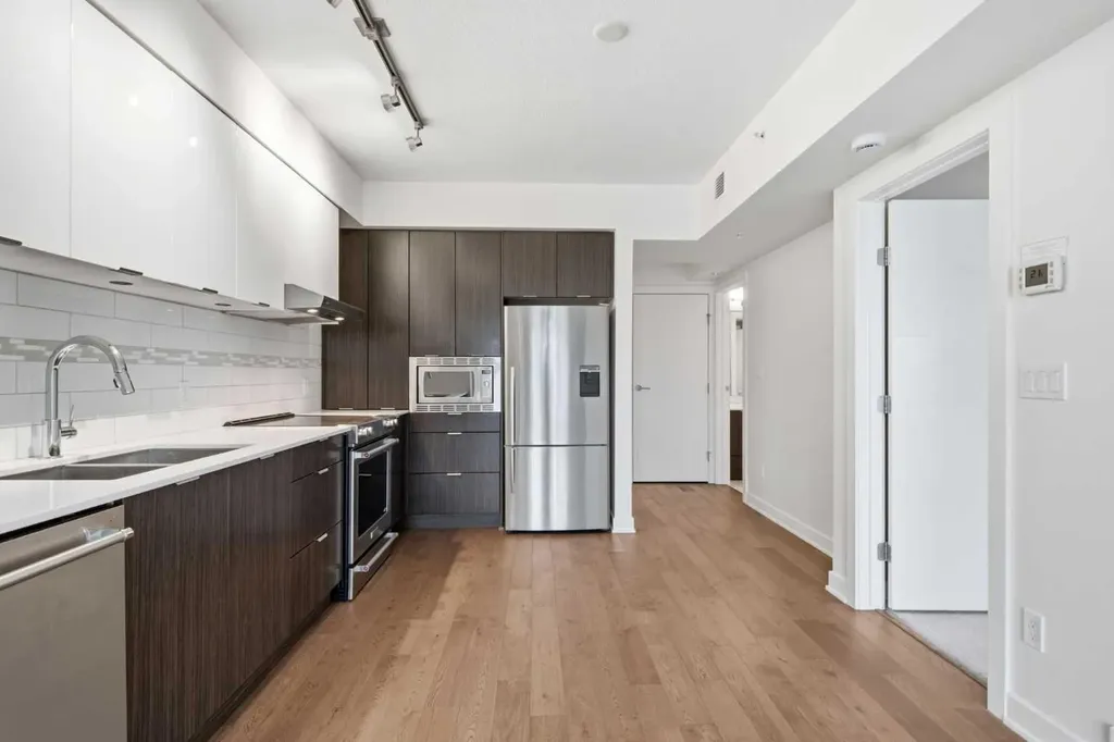 930 6 Avenue SW Calgary AB T2P 1J3
