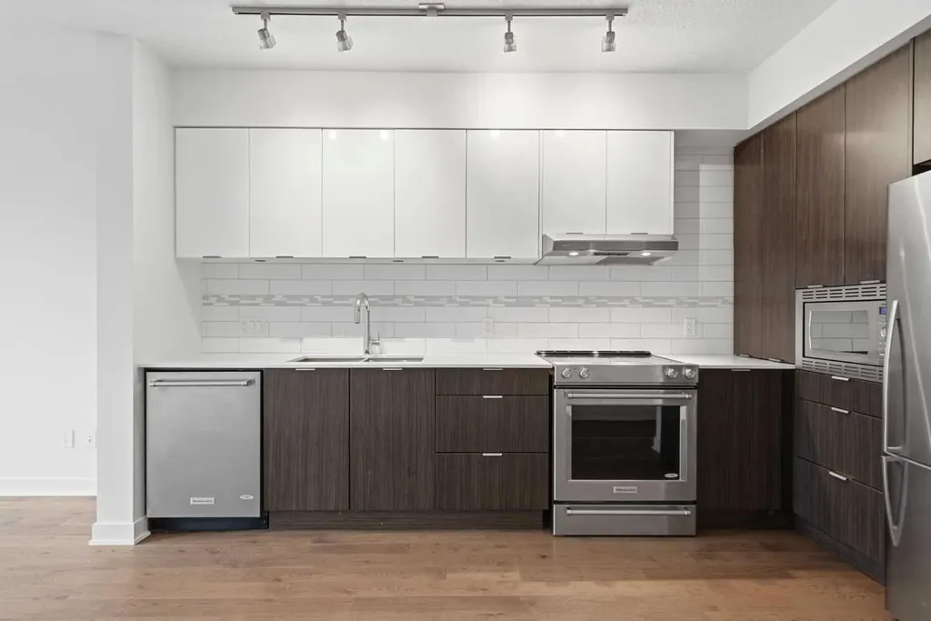 930 6 Avenue SW Calgary AB T2P 1J3