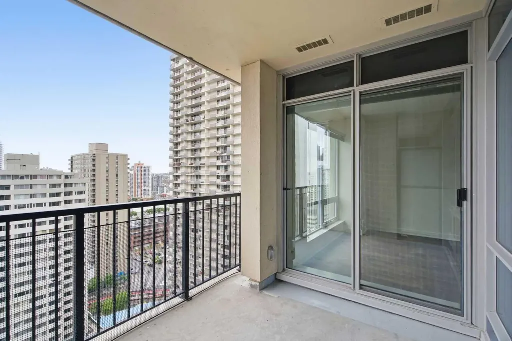 930 6 Avenue SW Calgary AB T2P 1J3