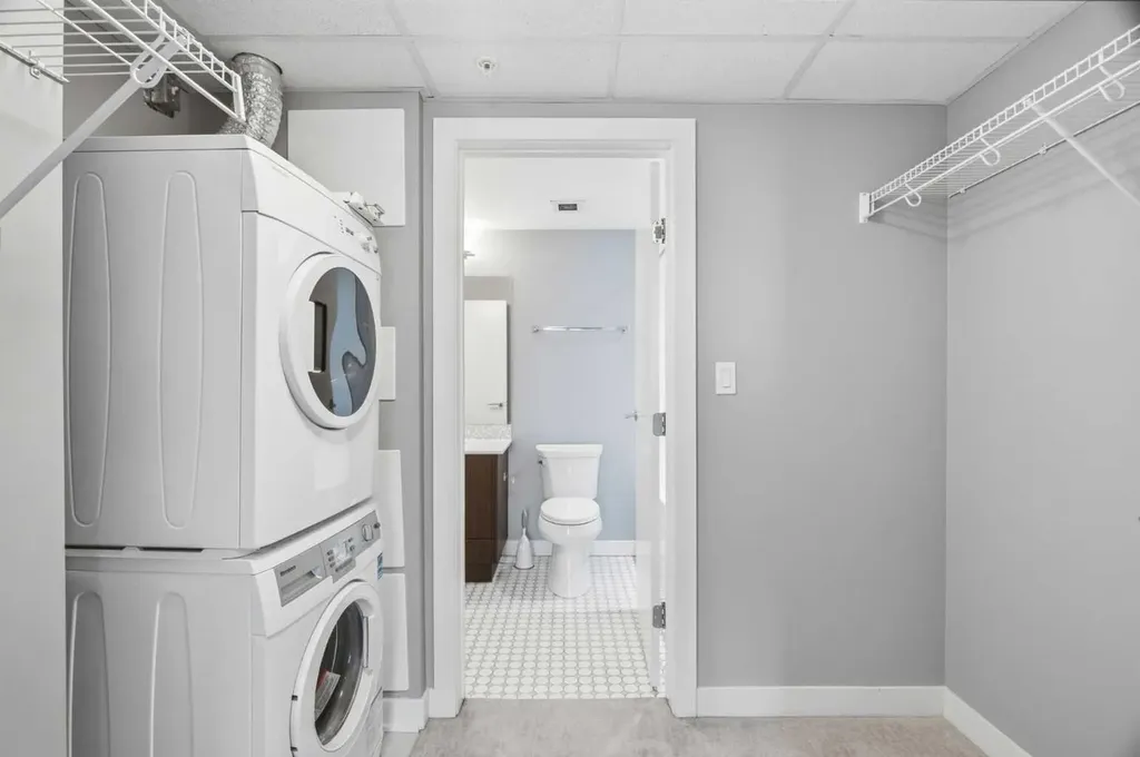 930 6 Avenue SW Calgary AB T2P 1J3