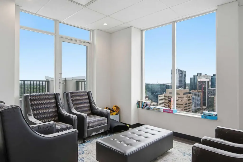 930 6 Avenue SW Calgary AB T2P 1J3