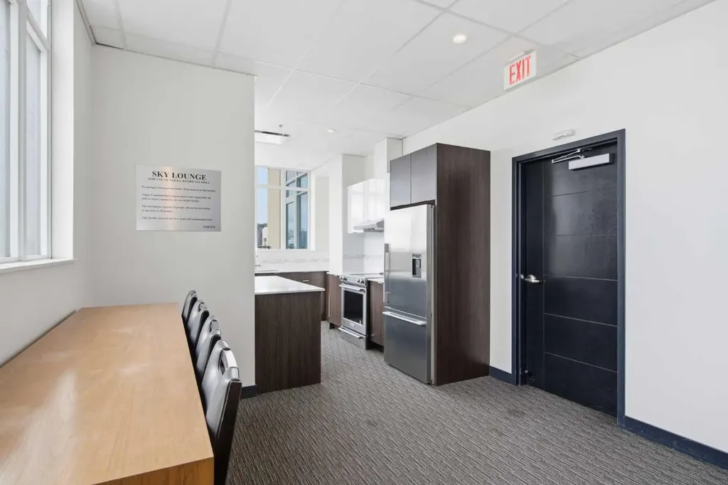 930 6 Avenue SW Calgary AB T2P 1J3