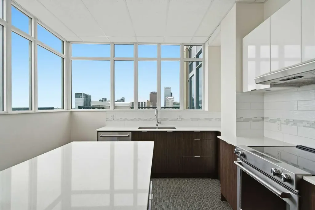930 6 Avenue SW Calgary AB T2P 1J3