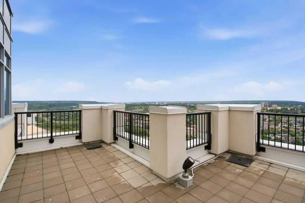 930 6 Avenue SW Calgary AB T2P 1J3