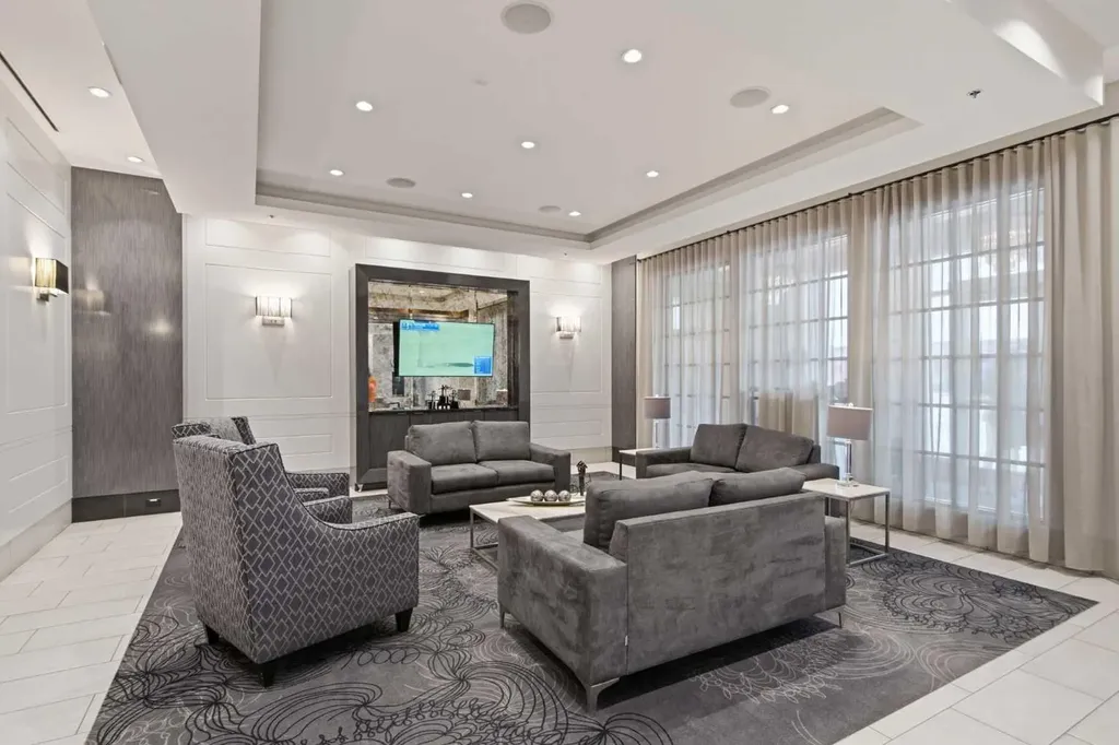 930 6 Avenue SW Calgary AB T2P 1J3