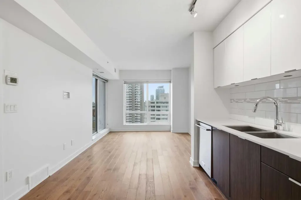 930 6 Avenue SW Calgary AB T2P 1J3