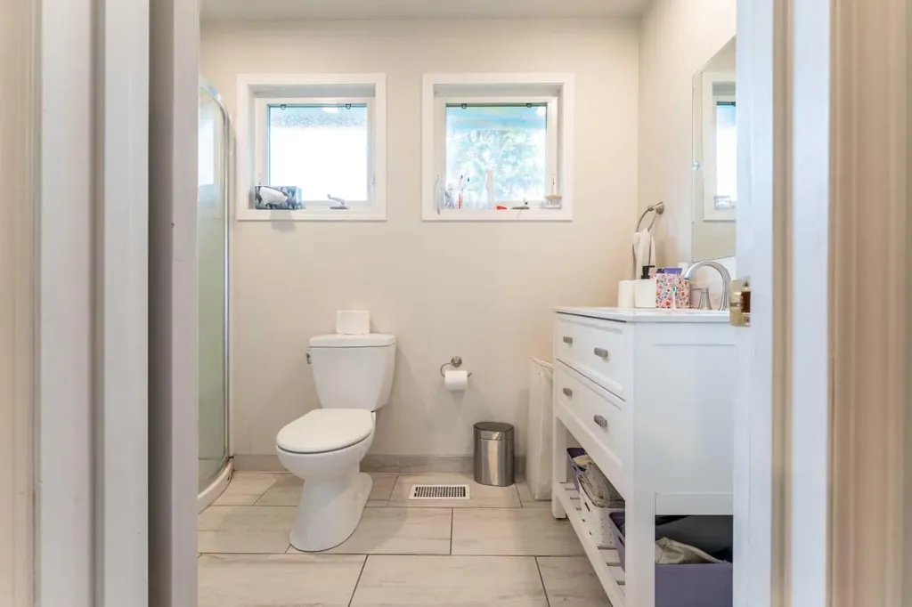 332 Deer Run Crescent SE Calgary AB T2J 5N5
