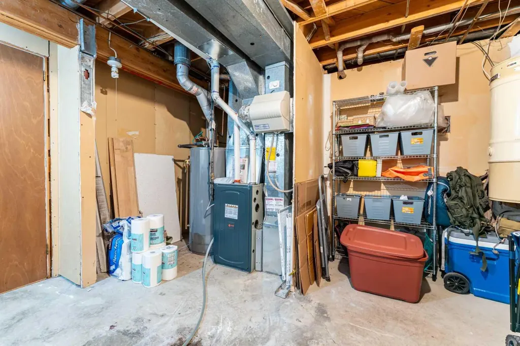 332 Deer Run Crescent SE Calgary AB T2J 5N5