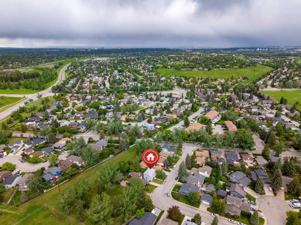 332 Deer Run Crescent SE Calgary AB T2J 5N5