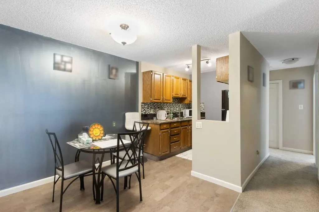 6400 Coach Hill Road SW Calgary AB T3H 1B8