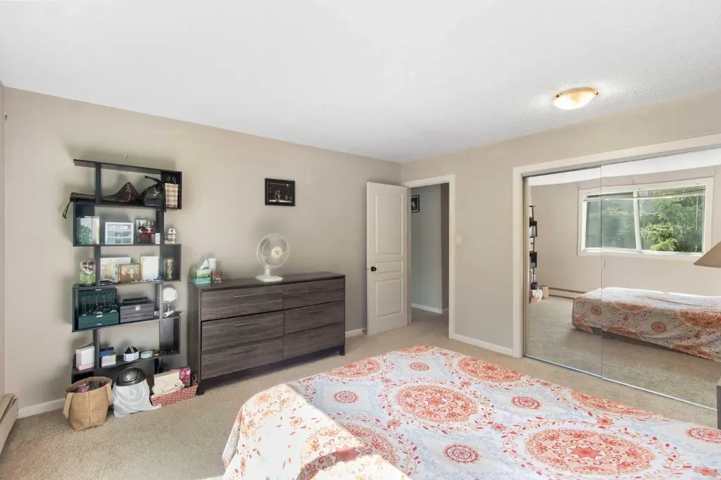 6400 Coach Hill Road SW Calgary AB T3H 1B8