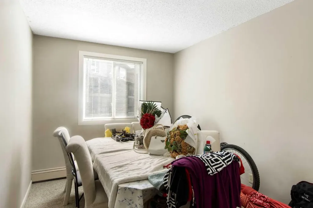 6400 Coach Hill Road SW Calgary AB T3H 1B8