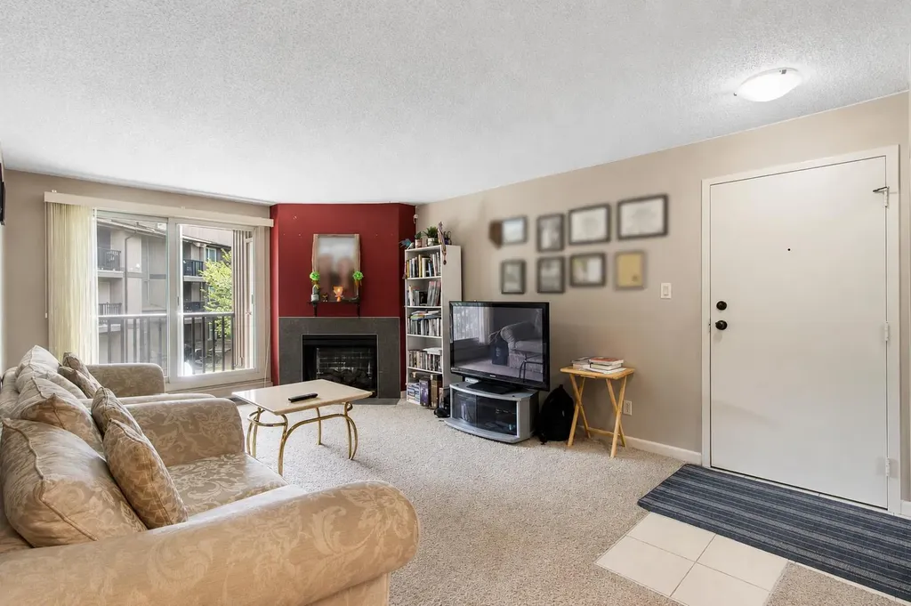 6400 Coach Hill Road SW Calgary AB T3H 1B8