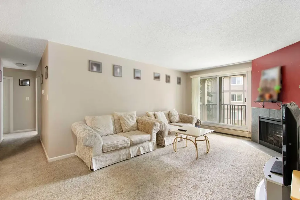 6400 Coach Hill Road SW Calgary AB T3H 1B8