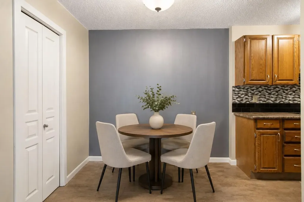 6400 Coach Hill Road SW Calgary AB T3H 1B8