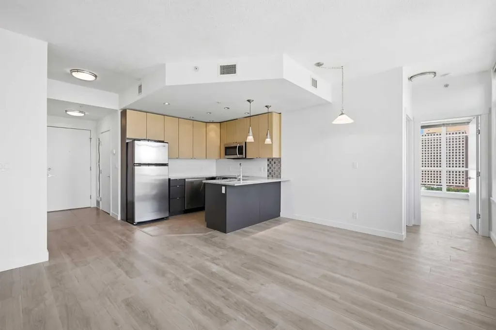 788 12 Avenue SW Calgary AB T2R 0H1