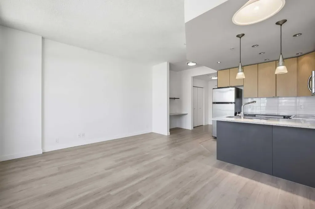 788 12 Avenue SW Calgary AB T2R 0H1
