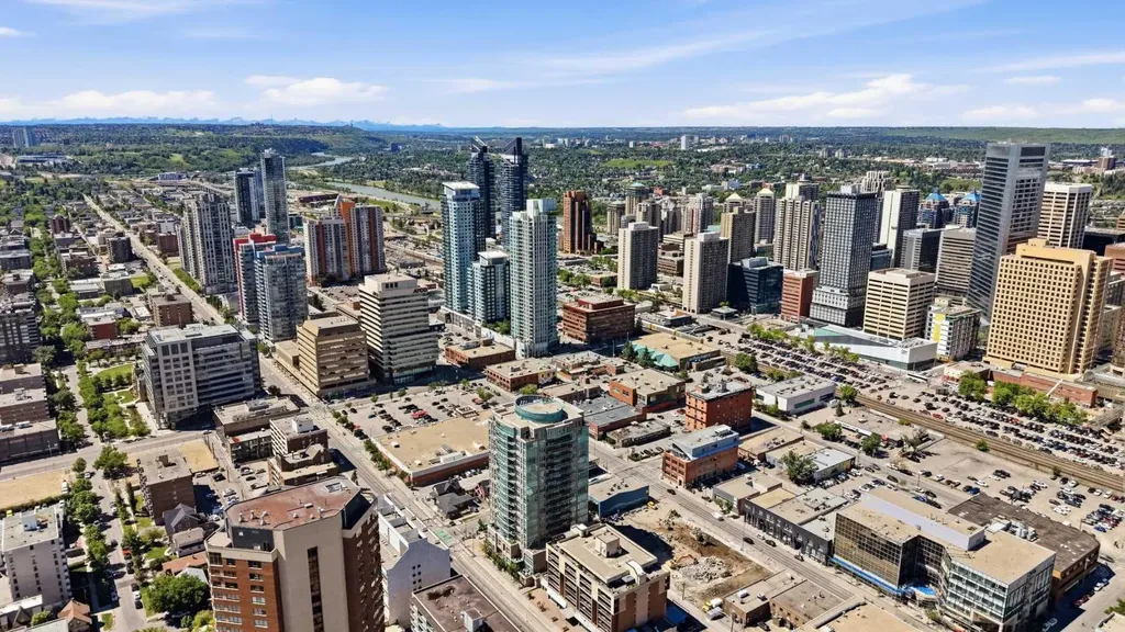 788 12 Avenue SW Calgary AB T2R 0H1