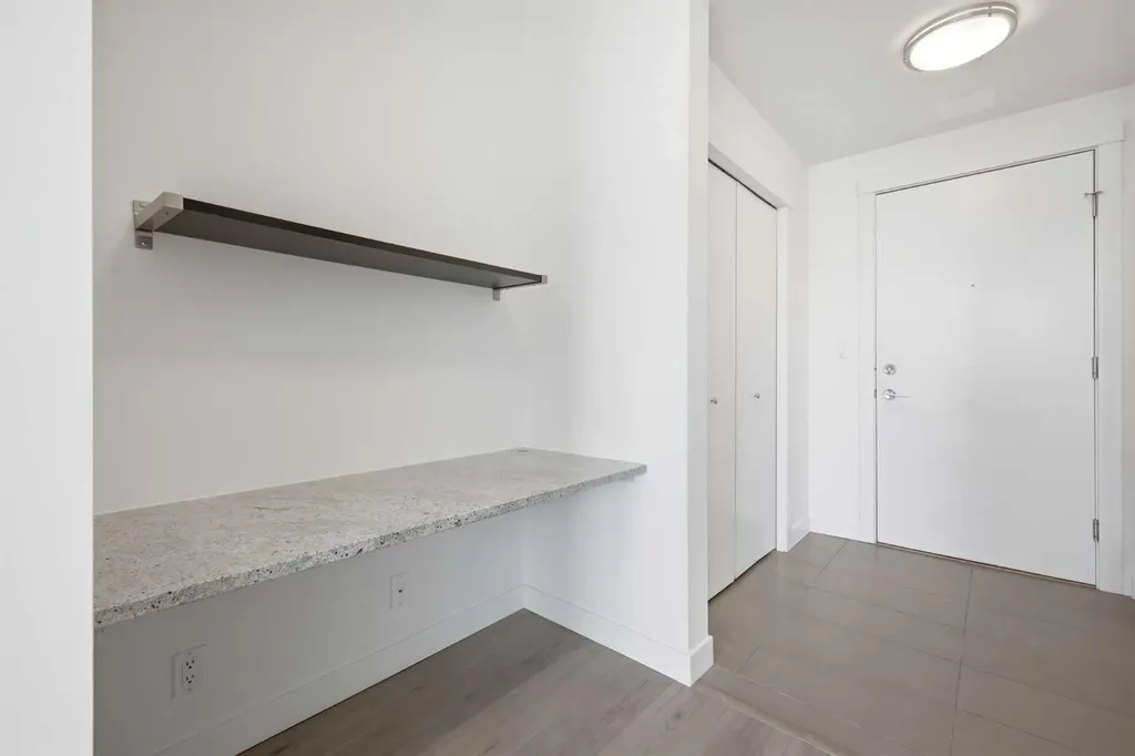 788 12 Avenue SW Calgary AB T2R 0H1